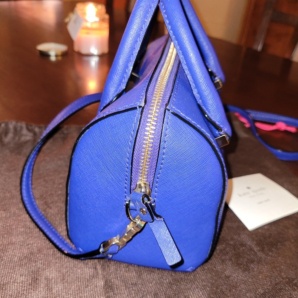 Purse duster included